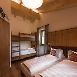 شاليه With Sauna And Natural Pool Neukirchen am Großvenediger