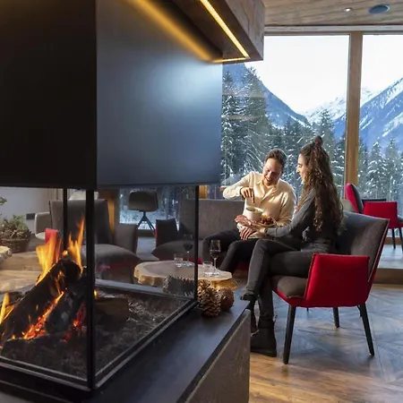 With Sauna And Natural Pool Chalet Neukirchen am Großvenediger
