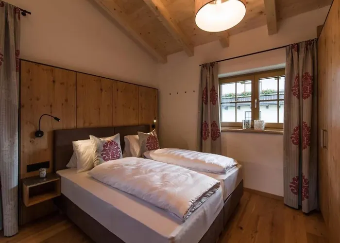 With Sauna And Natural Pool Нойкирхен-ам-Гросфенедигер