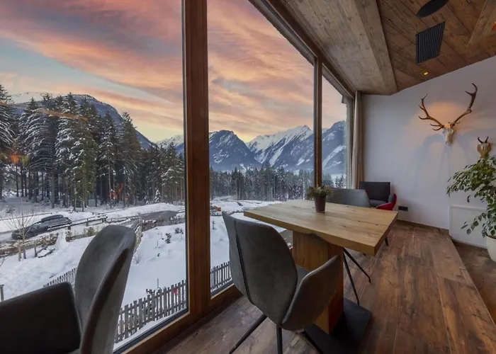 With Sauna And Natural Pool Нойкирхен-ам-Гросфенедигер