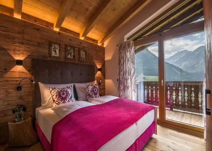 With Sauna And Natural Pool Нойкирхен-ам-Гросфенедигер